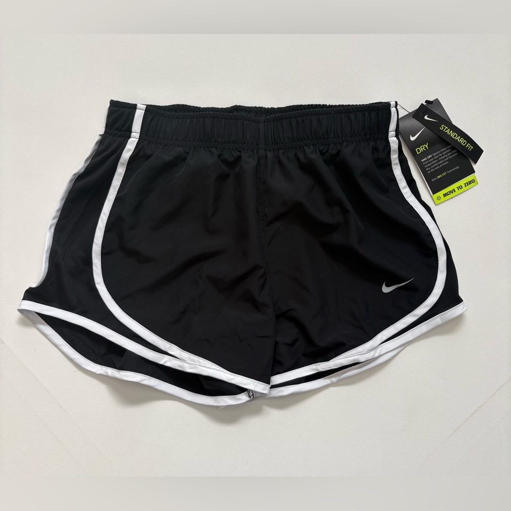 NWT Nike Women's Black and White Dri-Fit Running Shorts